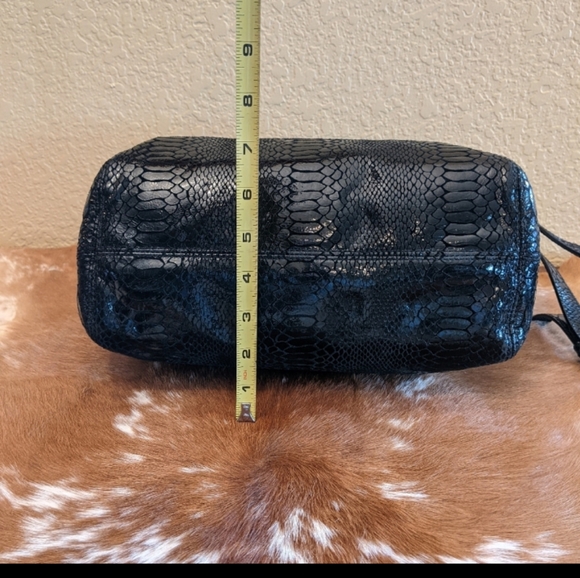 Michael Kors purse - Picture 4 of 8